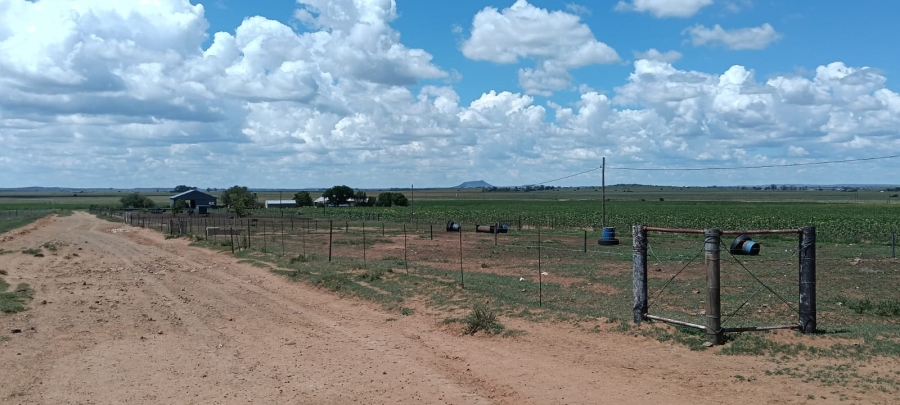 3 Bedroom Property for Sale in Bloemfontein Rural Free State